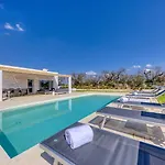 Villa Cento Ulivi By Vivimy *