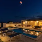 Villa Cento Ulivi By Vivimy