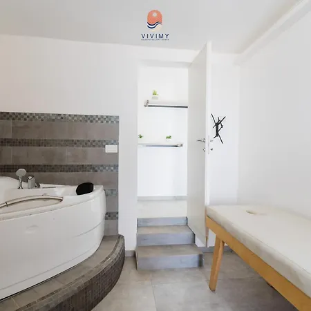 Villa Cento Ulivi By Vivimy *